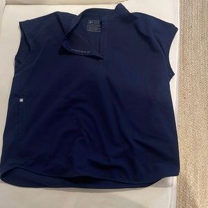 Slightly used - Navy Figs Rafaela Oversized Scrub Top - Size M